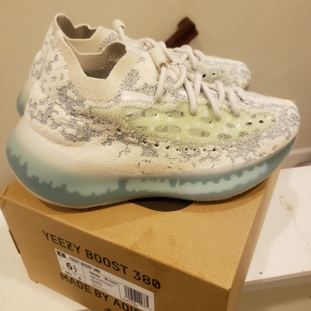 Yeezy Boost 380 - Picture 9 of 11